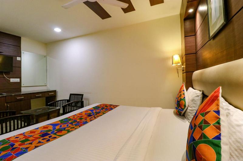 Fabhotel Admire Suites image