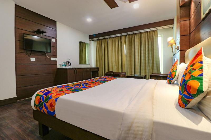 Fabhotel Admire Suites image