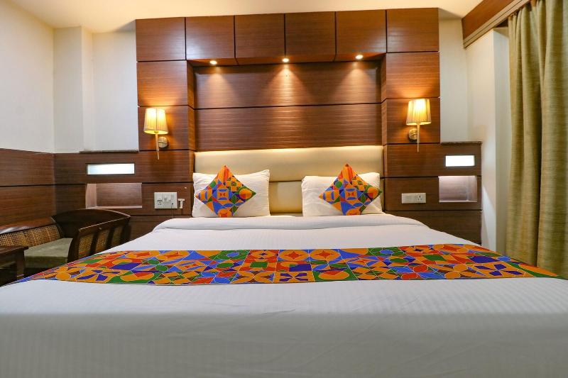 Fabhotel Admire Suites image