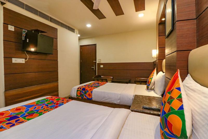 Fabhotel Admire Suites image