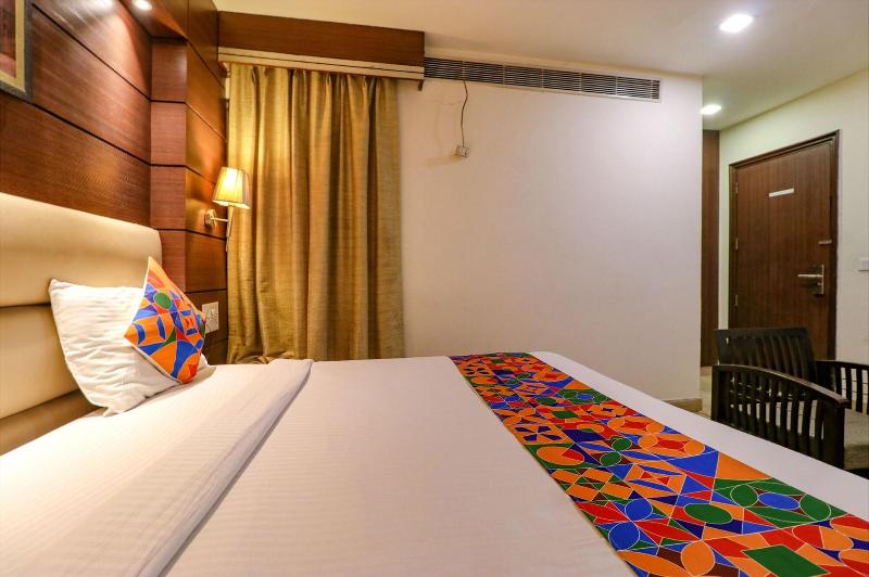 Fabhotel Admire Suites image