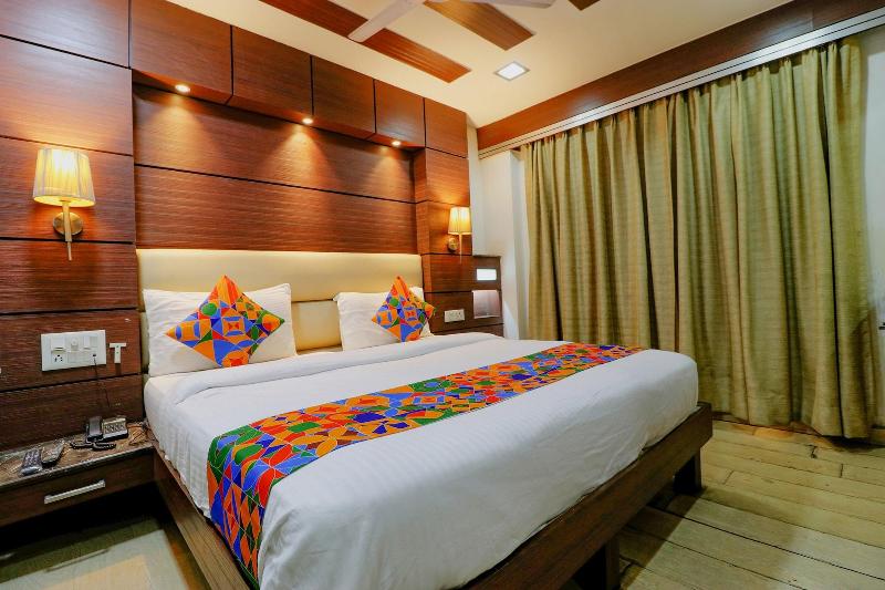Fabhotel Admire Suites image