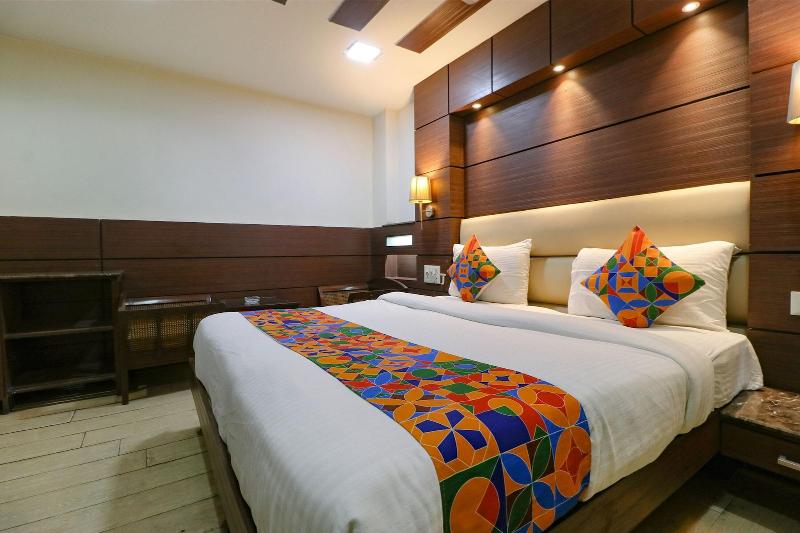 Fabhotel Admire Suites image