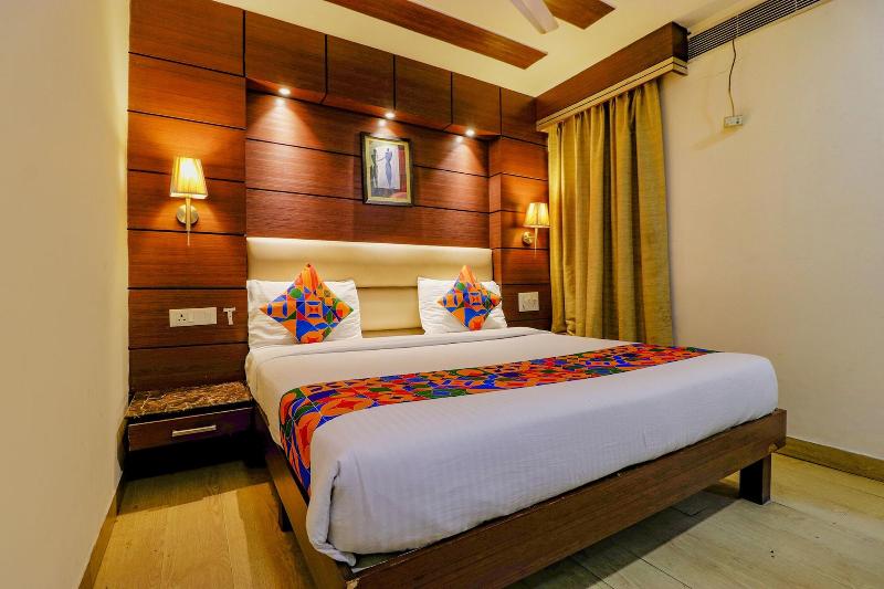 Fabhotel Admire Suites image