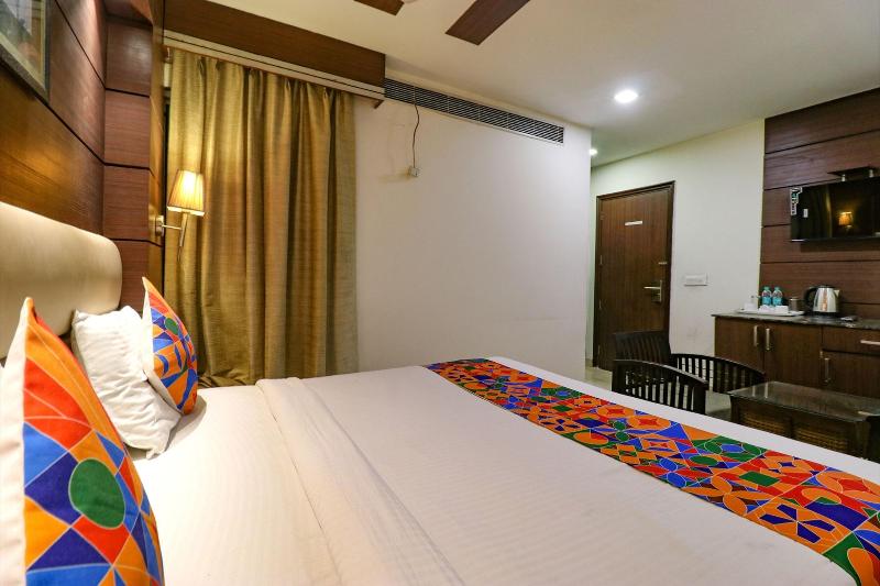 Fabhotel Admire Suites image