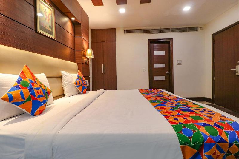 Fabhotel Admire Suites image