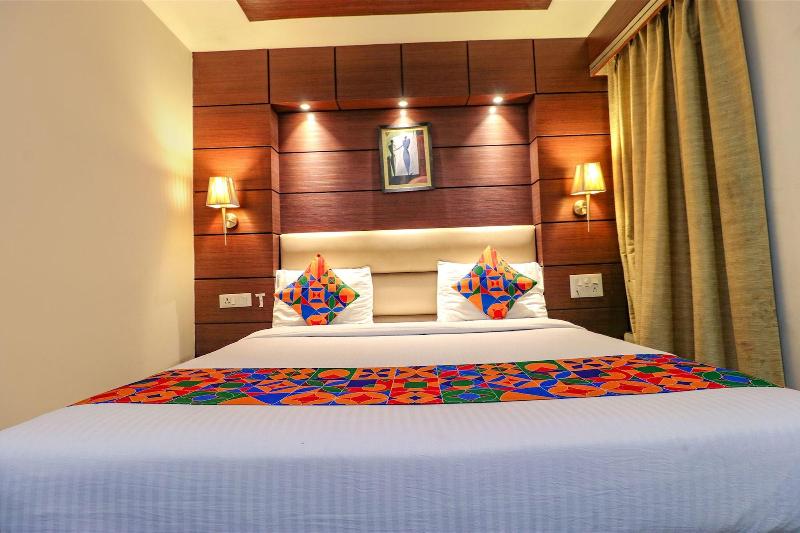 Fabhotel Admire Suites image