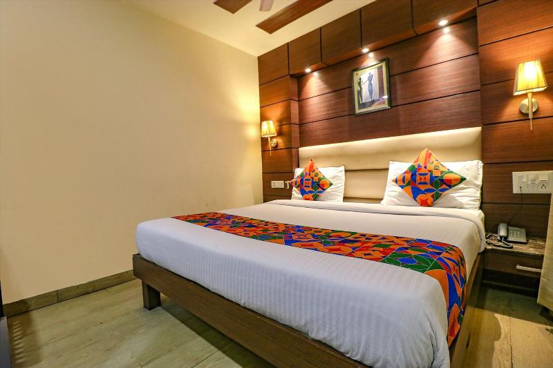 Fabhotel Admire Suites image