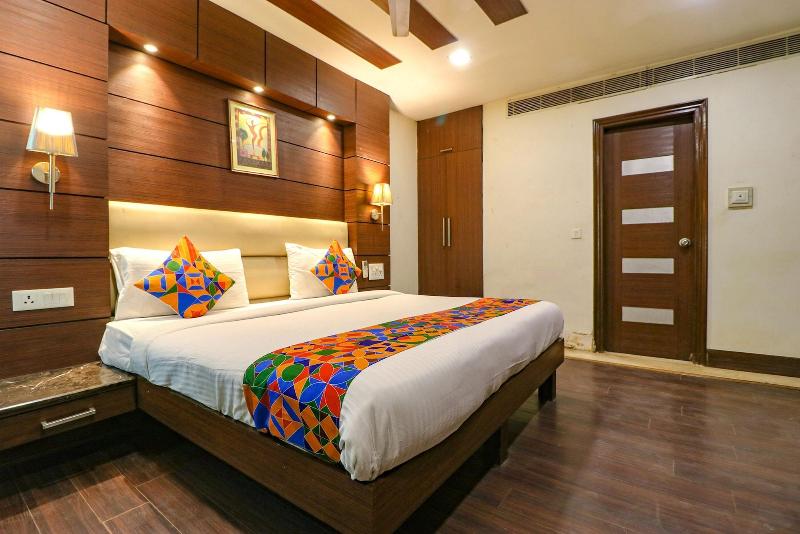 Fabhotel Admire Suites image
