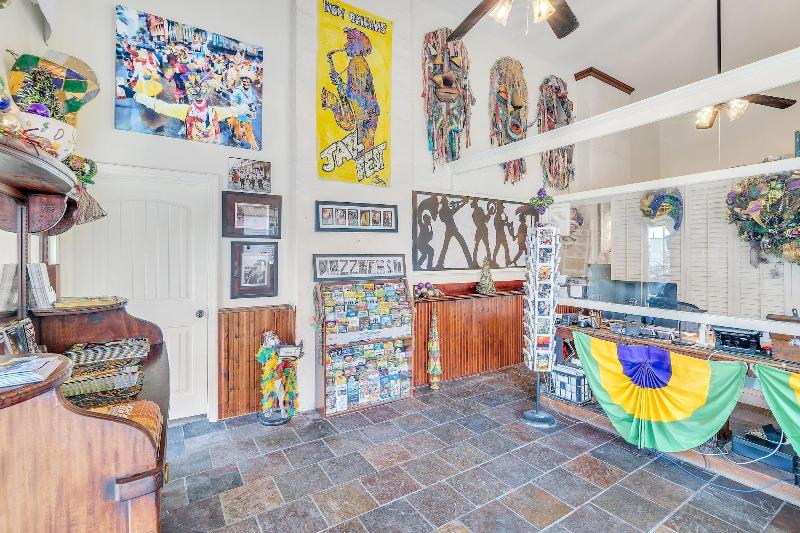 Historic Mardi Gras Inn image
