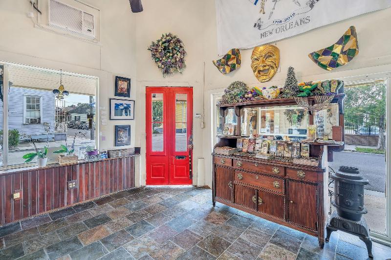 Historic Mardi Gras Inn image