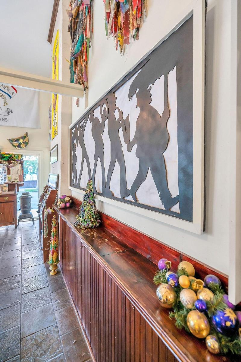 Historic Mardi Gras Inn image