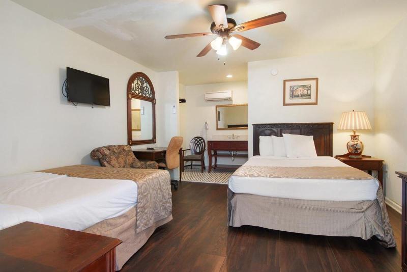 Historic Mardi Gras Inn image