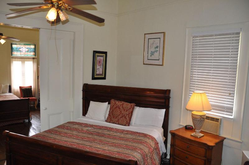 Historic Mardi Gras Inn image