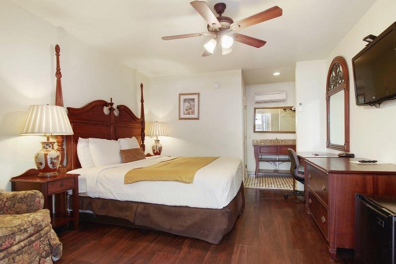 Historic Mardi Gras Inn image