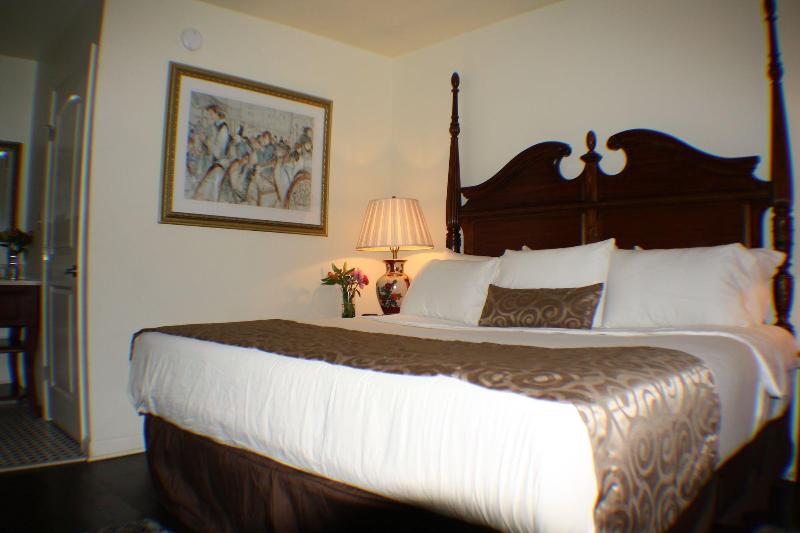 Historic Mardi Gras Inn image