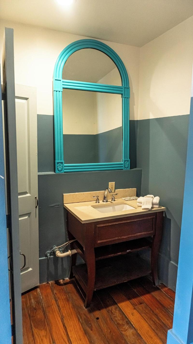 Historic Mardi Gras Inn image