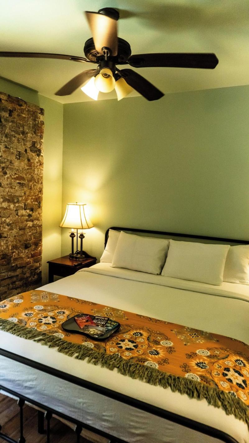 Historic Mardi Gras Inn image