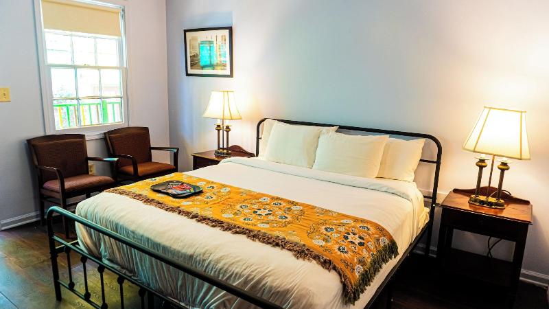 Historic Mardi Gras Inn image