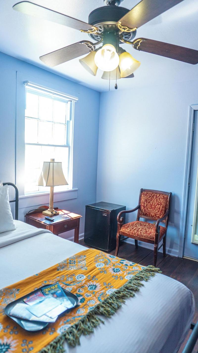 Historic Mardi Gras Inn image