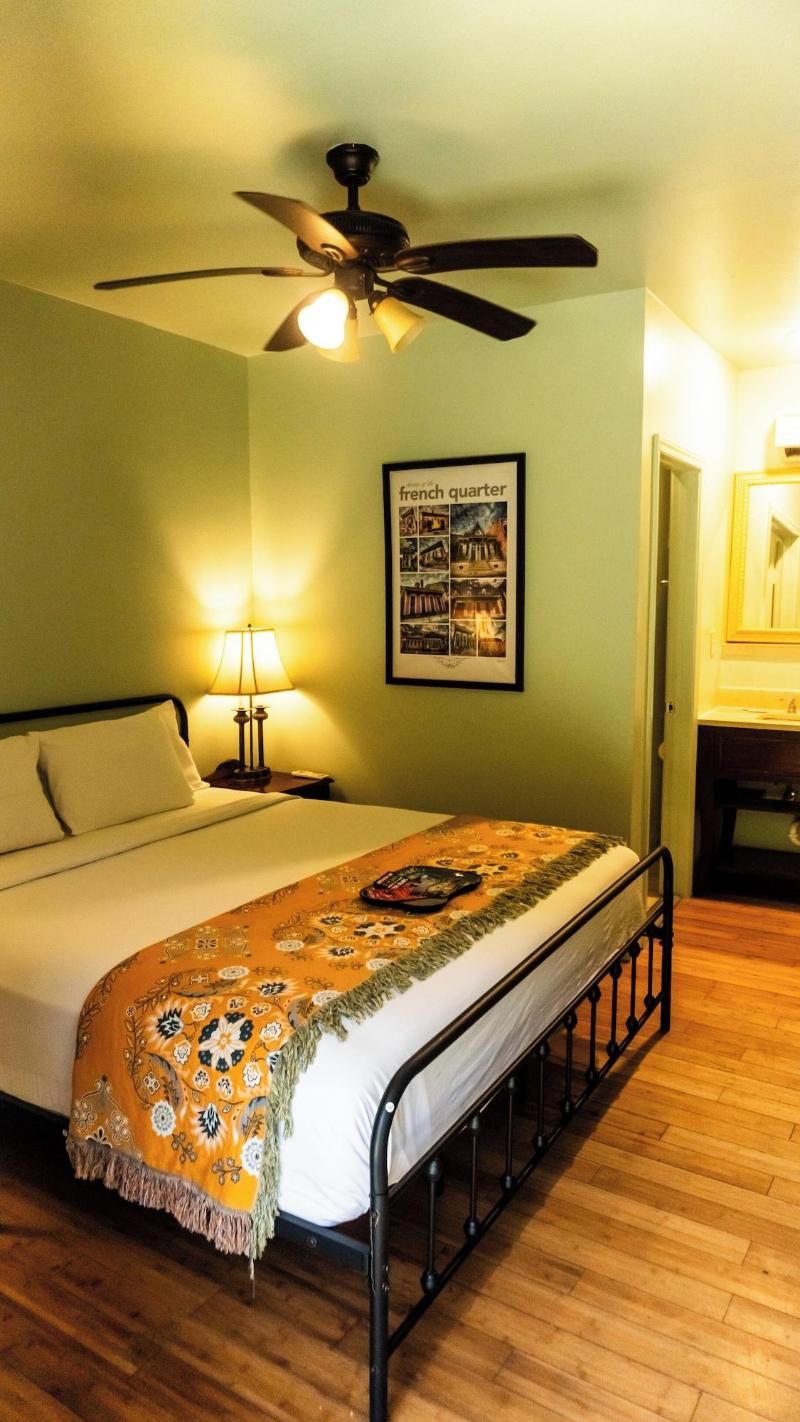 Historic Mardi Gras Inn image