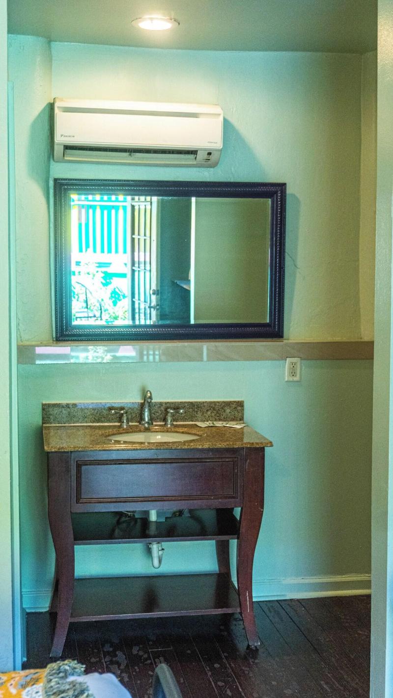 Historic Mardi Gras Inn image