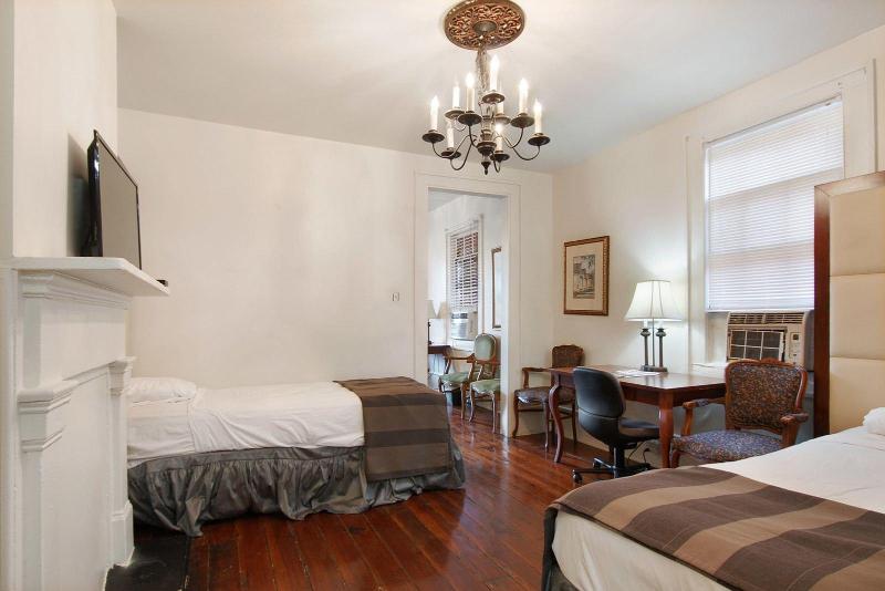 Historic Mardi Gras Inn image