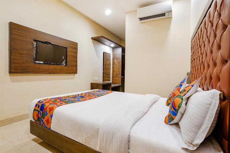 Fabhotel Vertigo Suite image