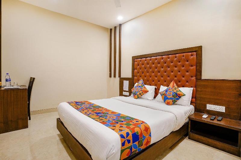 Fabhotel Vertigo Suite image