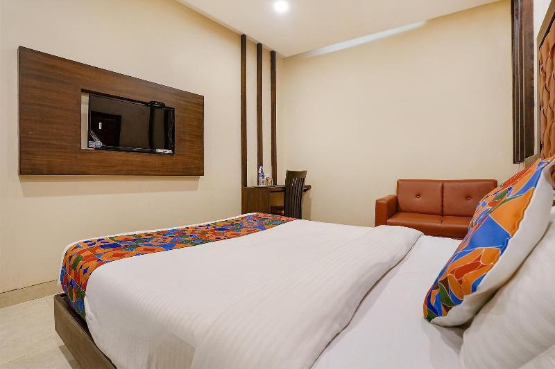 Fabhotel Vertigo Suite image