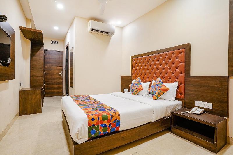 Fabhotel Vertigo Suite image