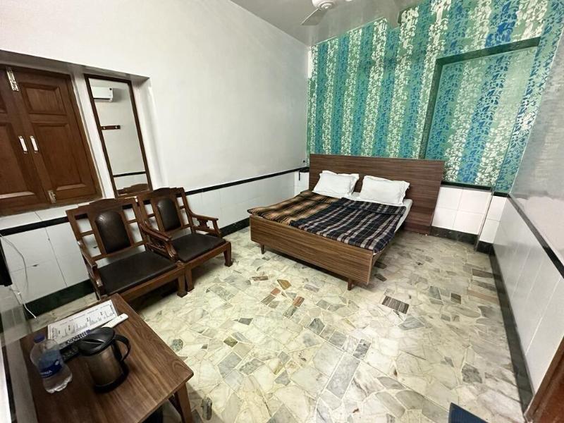 New Royal Hotel image