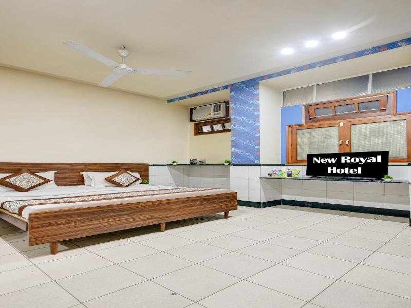 New Royal Hotel image