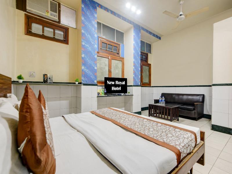 New Royal Hotel image
