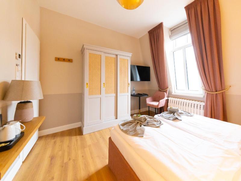 Hotel Germania image