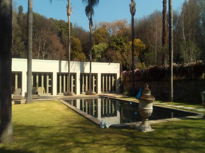 Hoeveld House image
