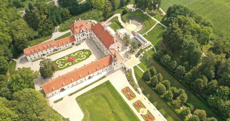 Schloss Thalheim image