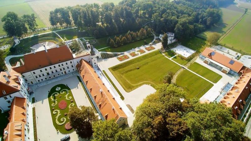 Schloss Thalheim image
