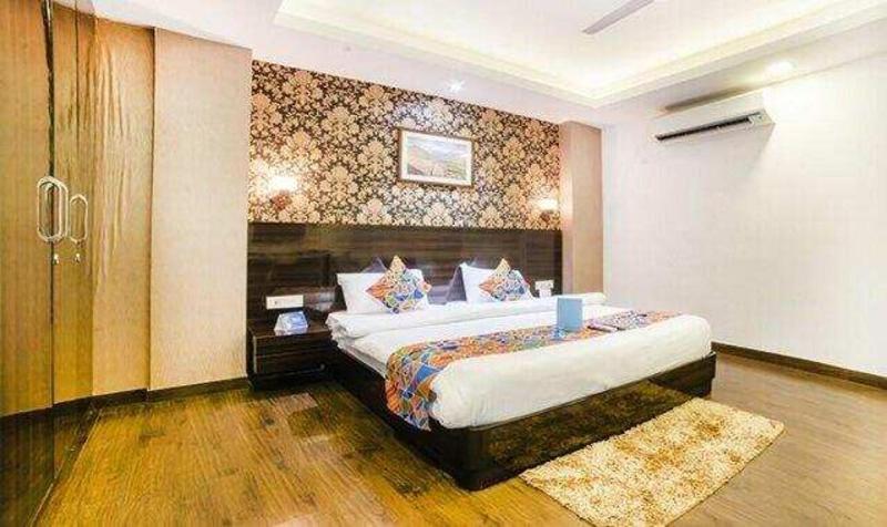 Fabhotel Galaxy image