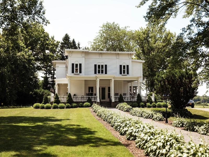 John Joseph Inn, Groton