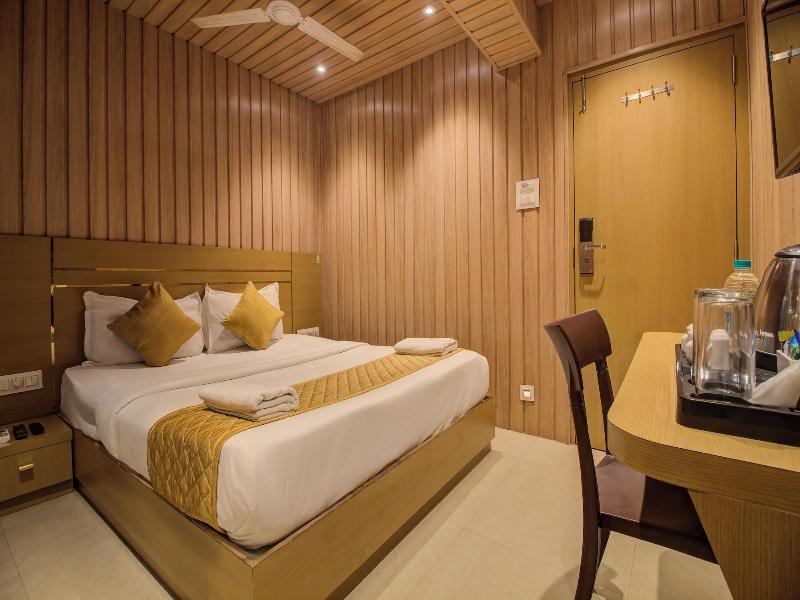Hotel Malad Inn image