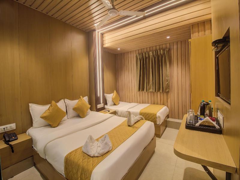 Hotel Malad Inn image