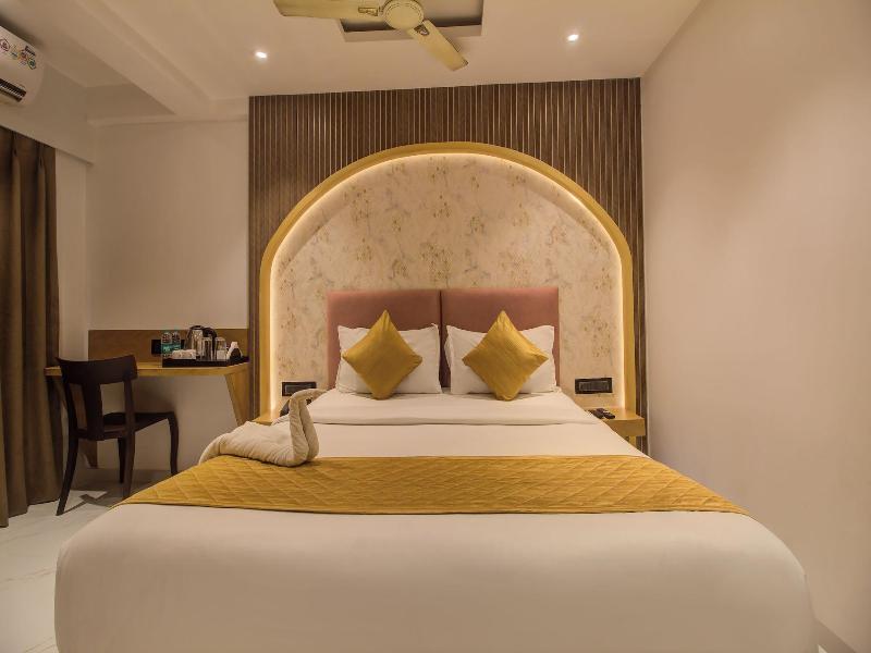 Hotel Malad Inn image