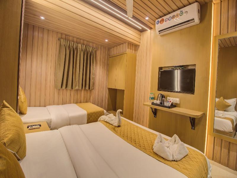 Hotel Malad Inn image