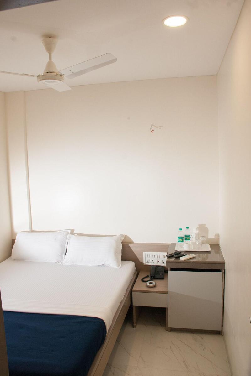 City Hotel image
