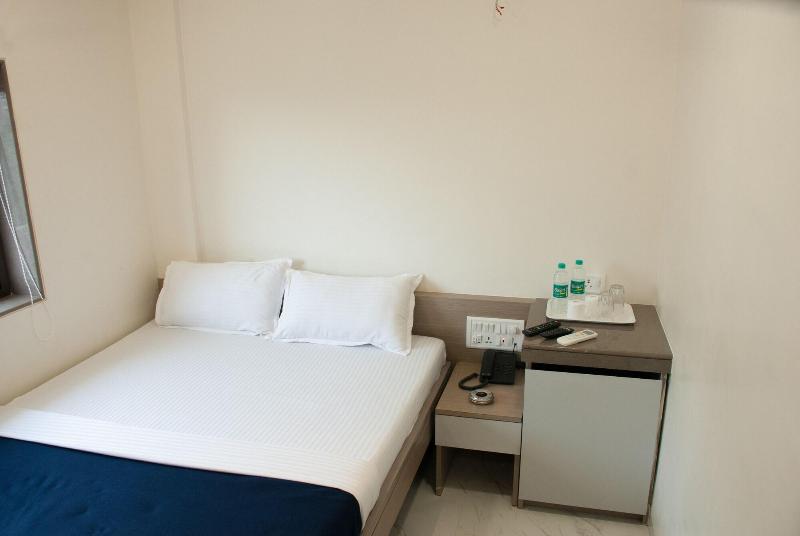 City Hotel image