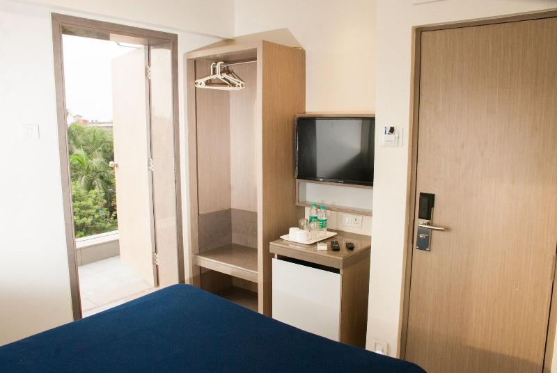 City Hotel image