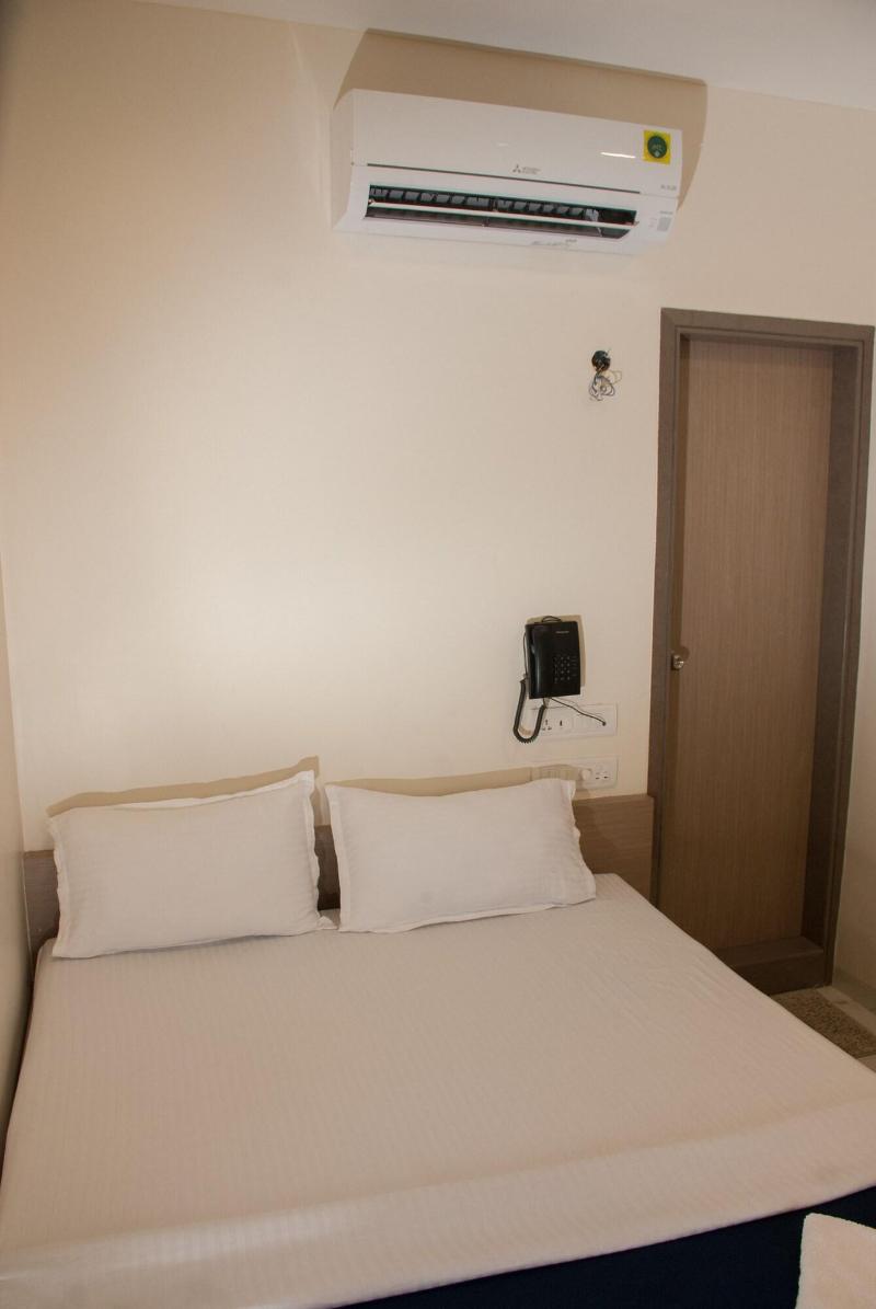 City Hotel image
