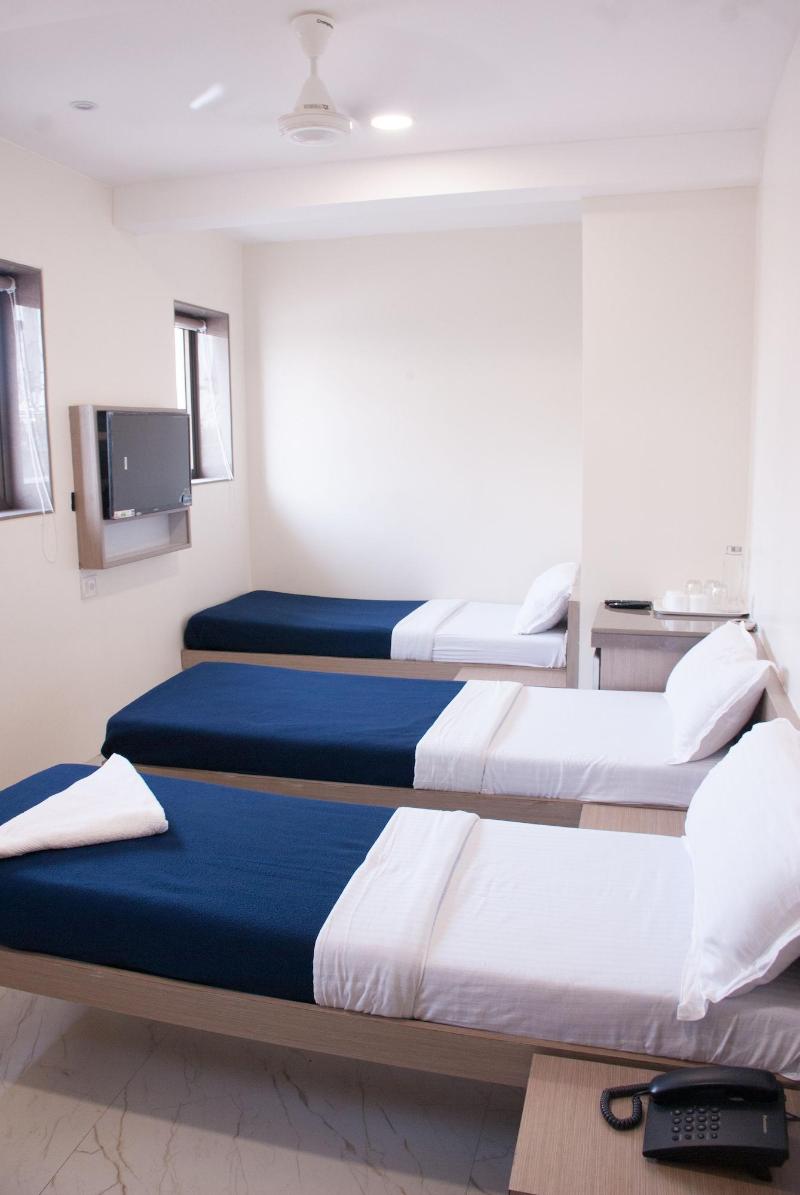 City Hotel image