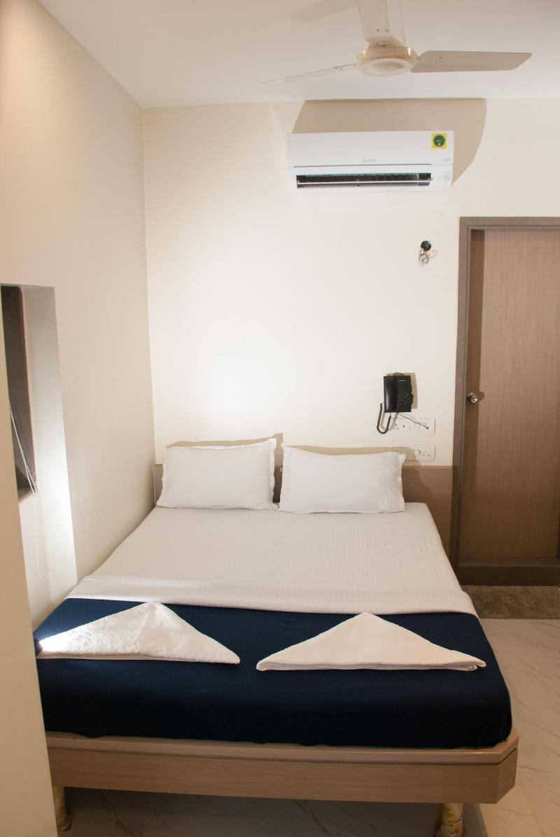City Hotel image